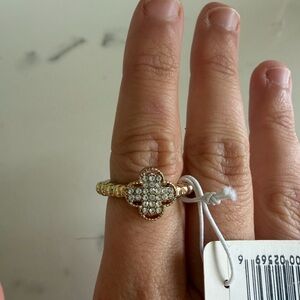 Gold Tone Clover Ring Rhinestone Stretch Band Fashion Jewelry Crystal